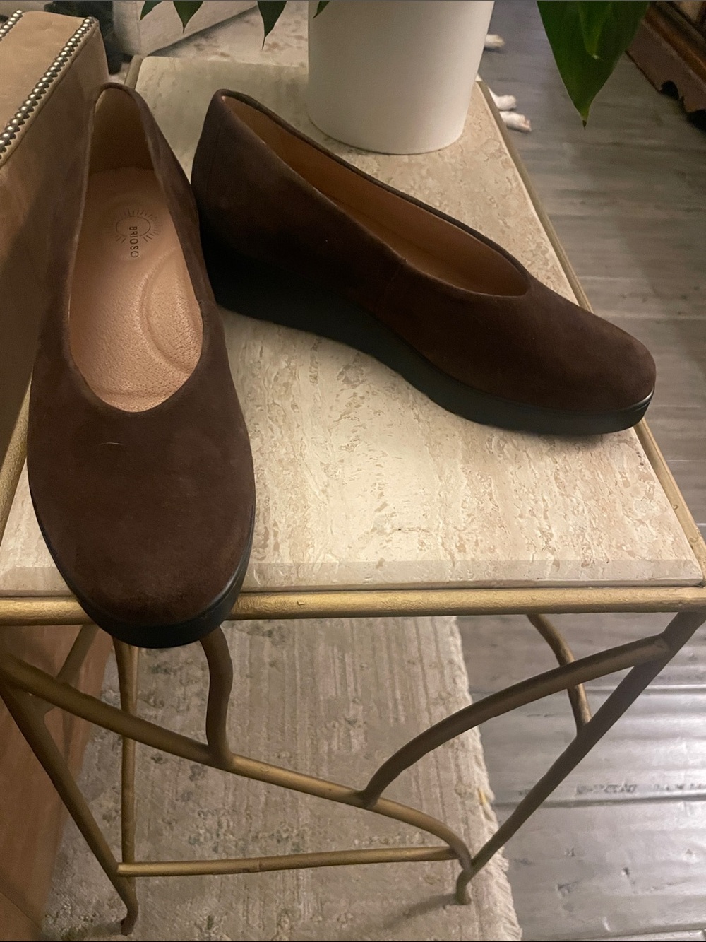 Brioso Comfort Wedge Suede Brown Women's Wedge Flats